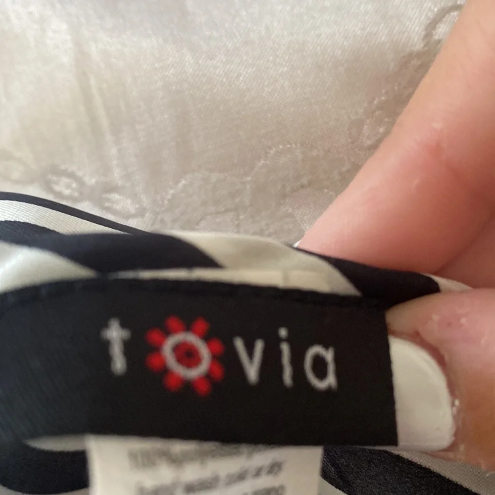 Flowy top - Picture 2 of 2